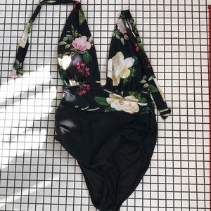 Women’s bathing suit